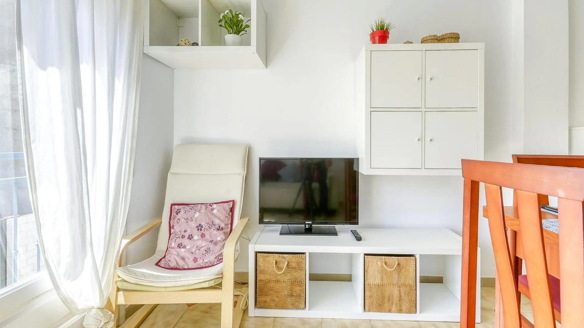 Apartment With Communal Pool Roses
