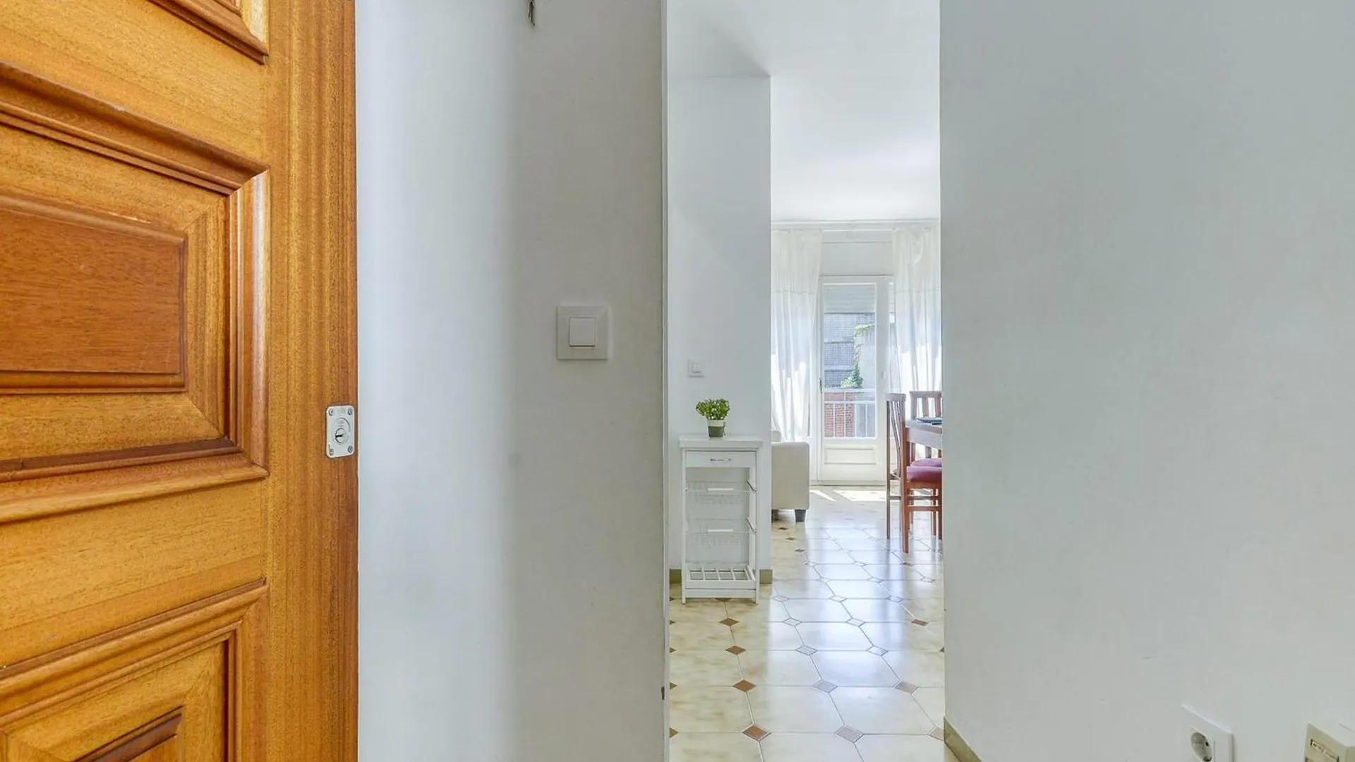 Apartment With Communal Pool Roses