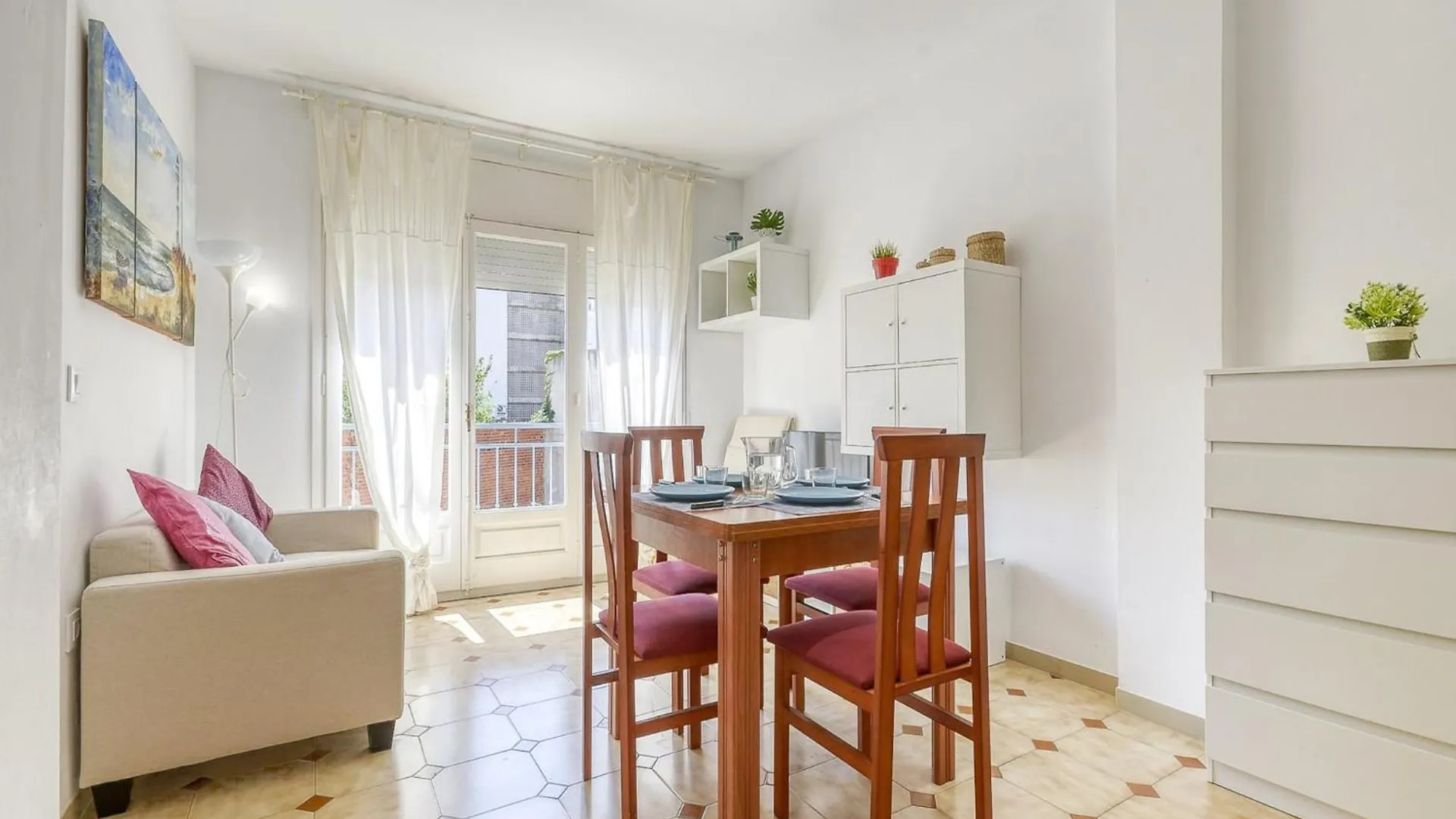 Apartment With Communal Pool Roses